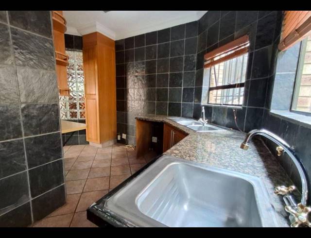 5 BEDROOM HOUSE FOR SALE IN MEYERSDAL